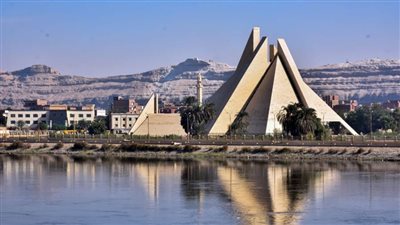 جولة تفقدية لوزير السياحة والآثار بالمتحف الآتوني بالمنيا