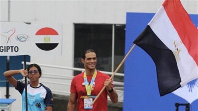 أحمد وليد يحصد ميداليتين فضيتين ببطولة العالم لسباحة الزعانف للماسترز بكولومبيا