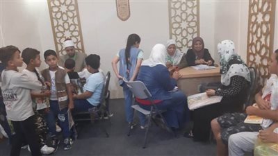 إقبال متزايد من الجمهور على ركن الفتوى بجناح الأزهر بمعرض الإسكندرية للكتاب