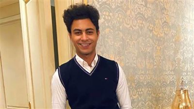 التشكيلي محمد مصطفى هينري يرصد الطبيعة والتراث في معرضه الجديد