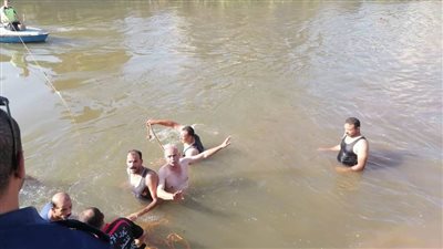 انتشال جثة مسن والبحث عن حفيده بعد سقوطهما في مياه البحر الصغير بالدقهلية 