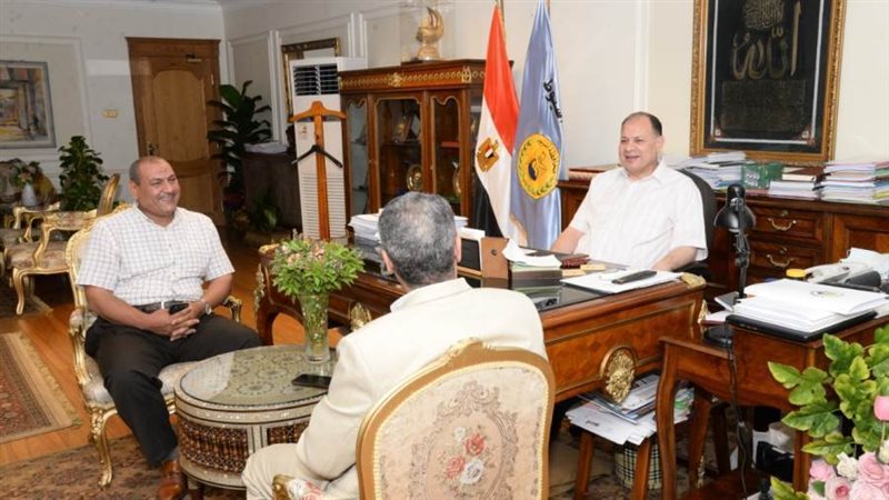 محافظ أسيوط منافذ