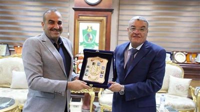 محافظ المنيا يكرم سكرتير عام المحافظة لانتهاء فترة عمله ونقله سكرتيراً عاماً لكفر الشيخ