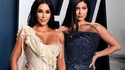 كيم كارداشيان وكايلي جينر تشتبكان مع رئيس Instagram بسبب إعادة التصميم