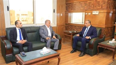 محافظ سوهاج يهنئ مدير الأمن بتجديد الثقة