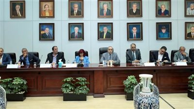 وزيرا السياحة والآثار والطيران يبحثان آليات تنشيط الحركة السياحية والجوية