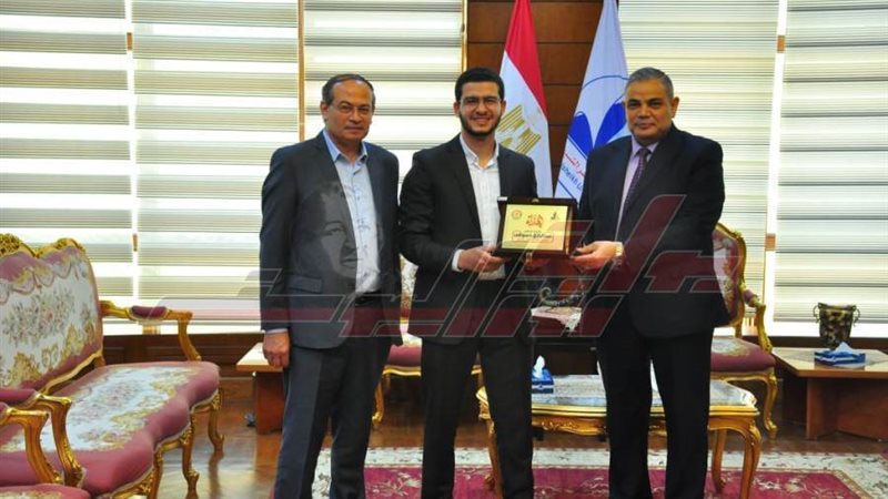 تكريم حافظ القرآن