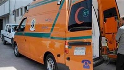 إصابة ١٠ أفراد في حادث تصادم سيارة بدراجتين بالإسماعيلية