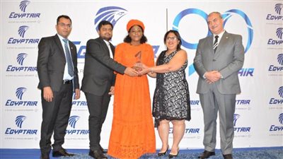 مصر للطيران تكرم وكلاء السياحة والسفر بالكاميرون