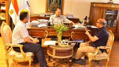 محافظ أسيوط يوافق على 476 طلب إجازة وندب وإعارة للعاملين بمديرية الشؤون الصحية