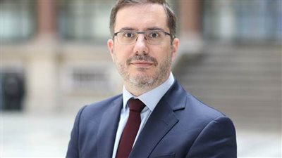 السفير البريطاني: قلق من تصاعد التوترات بالعراق..وأرحب بالاستجابة الأمنية المحسوبة للاحتجاجات