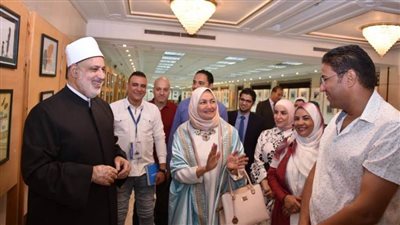 ننشر تفاصيل تفقد وكيل شيخ الأزهر معرض الكاريكاتير الدولي بالأزهر