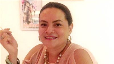 «القاهرة السينمائي» يكرم المخرجة كاملة أبو ذكري بجائزة فاتن حمامة للتميز