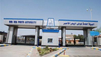 تداول 6747 طن بضائع و331 شاحنة بموانئ البحر الأحمر