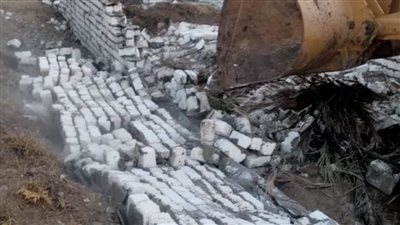 إزالة 19 حالة تعدٍ بالبناء على الأراضي الزراعية بمركز مغاغة بالمنيا