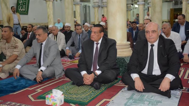 محافظ البحيرة يشهد