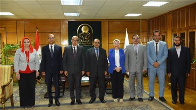رئيس جامعة أسيوط يستقبل مساعد وزير التعليم العالي للتحول الرقمي