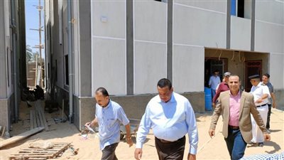 محافظ البحيرة يتفقد مدرسة وادي النطرون الثانوية ومشروعات حياة كريمة