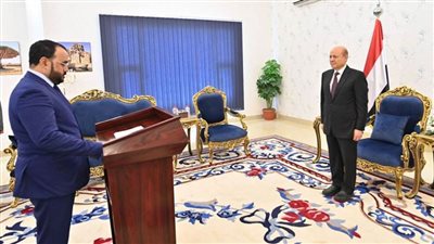 وزير الأشغال وسفير اليمن لدى اليابان يؤديان اليمين الدستورية