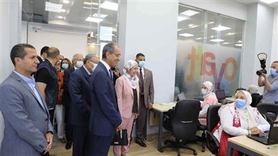 وزير الاتصالات ومحافظ المنيا يتفقدان مركز إبداع مصر الرقمية بجامعة المنيا