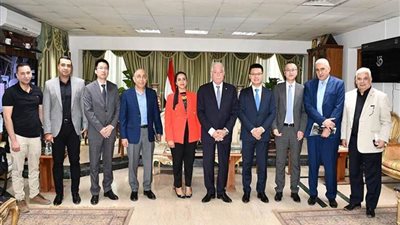 محافظ جنوب سيناء يبحث مع وفد شركة 