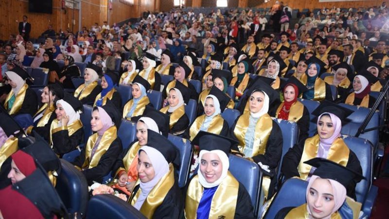 جانب من التخرج