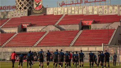 الأهلي يختتم تدريباته استعدادًا لمواجهة فاركو غدًا في الدوري الممتاز