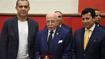 وزير الرياضة يفتتح منافسات البطولة العربية الخامسة للملاكمة للشباب بالمركز الأوليمبي