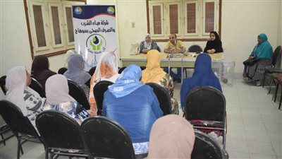 مياه سوهاج تدرب سيدات الهيئة العامة لمحو الأمية بطما على المبادئ الأولية في السباكة 