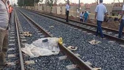 مصرع طفلة مجهولة أثناء ذهابها للدرس.. صدمها قطار بمزلقان طوخ