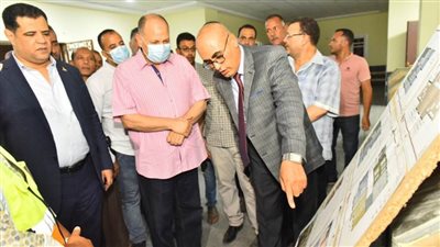 محافظ أسيوط يتفقد أعمال إنشاء مجمع خدمات المواطنين والخدمات الزراعية بقرية الحواتكة بمركز منفلوط 