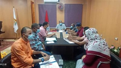 رئيس وحدة باريس يعقد اجتماعه الأسبوعي لمتابعة ومناقشة مستجدات المركز