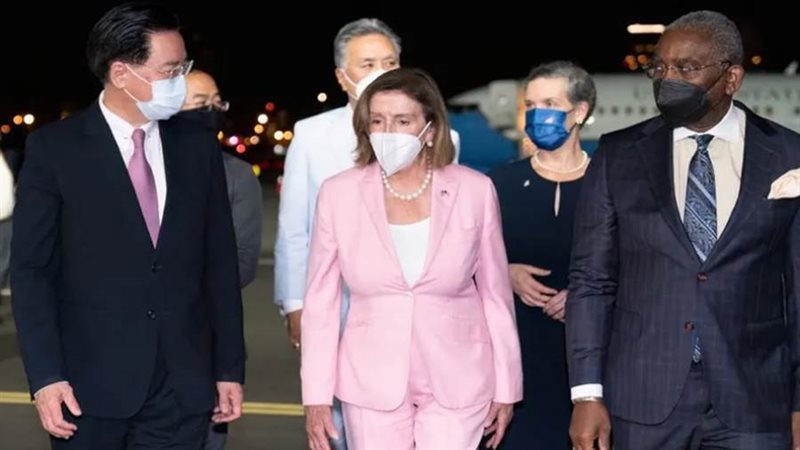 بيلوسي بعد وصولها