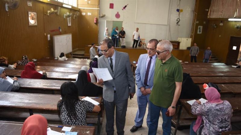 جانب من الامتحانات