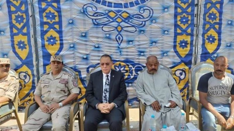 محافظ الشرقية يؤدي