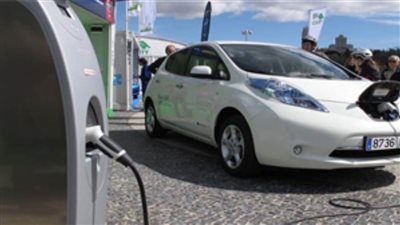  الهند تطرح تطبيقًا هاتفيًا لمستخدمي السيارات الكهربائية