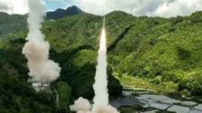 صواريخ صينية تسقط في مياه اليابان.. ومخاوف من اندلاع حرب (فيديو)