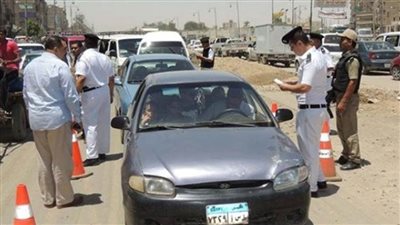 تحرير 2612 مخالفة عدم تركيب الملصق الإلكتروني ورفع 54 سيارة ودراجة متهالكة خلال 24 ساعة