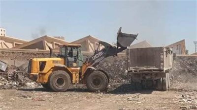 محافظ المنيا الانتهاء من رفع مخلفات المقلب الوسيط بحي غرب المدينة