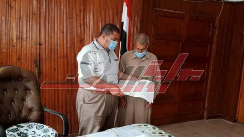 تسليم العقود