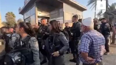 الاحتلال يقمع وقفة في باب العامود تنديدا بالعدوان على غزة ويعتقل شابا