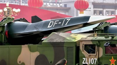   على وقع زيارة بيلوسي.. الصين تكشف لأول مرة عن صواريخ برية فرط صوتية