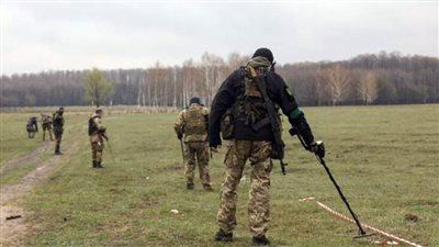 بريطانيا تتهم روسيا بزرع ألغام مضادة للأفراد في دونباس