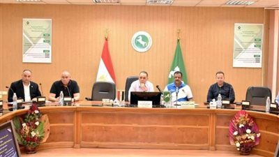 محافظ الشرقية يقدم مساعدات ووظائف بالقطاع الخاص للأسر الأولى بالرعاية