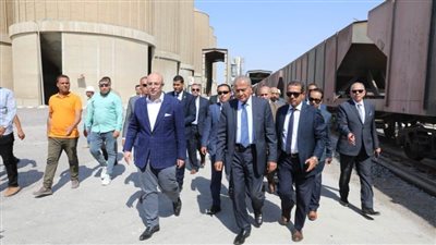 وزير التموين ومحافظ بني سويف يتفقدان صوامع كوم أبو راضي 