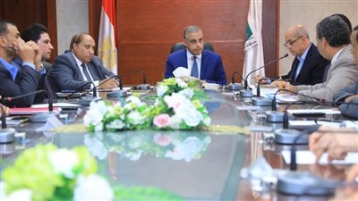 محافظ سوهاج يترأس اجتماع مجلس إدارة الهيئة الإقليمية لتنشيط السياحة 