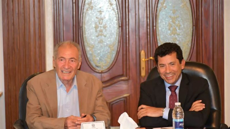 الدكتور حسن مصطفى