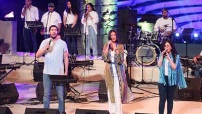 ديمة ومحمد وتالة أبناء طارق طرقان يستعيدون ذكريات الطفولة بالإسكندرية  