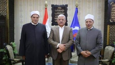 محافظ السويس يودع أحمد حمادي رئيس منطقة السويس الأزهرية