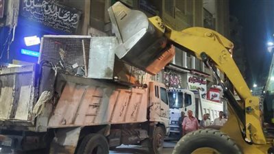 حملة مرافق مكبرة بشارع السكة الجديدة بحي غرب أسيوط لرفع الإشغالات 